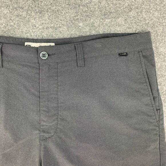 Travis Mathew Shorts Mens 40 Gray Flat Front Hybrid Stretch Nylon Blend Golf - Picture 3 of 13